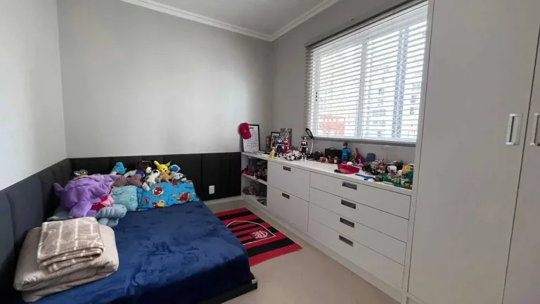 Imagem Apartamento com 2 dormitórios sendo 1 suíte e 2 vagas de garagem no Centro de Balneário Camboriú/SC