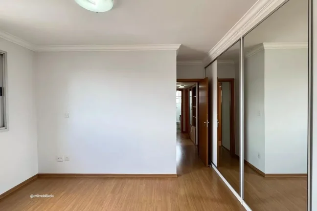 Imagem Oportunidade única para quem busca um lar completo em uma das regiões mais desejadas da cidade. O ...