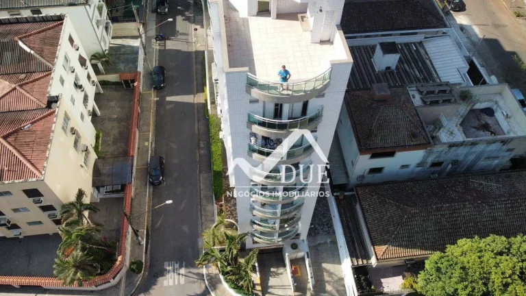Imagem Cobertura duplex com 4 quartos, churrasqueira e piscina no condomínio à venda, 222 m² por R$ 1.550.000 - Ponta da Praia - Santos/SP