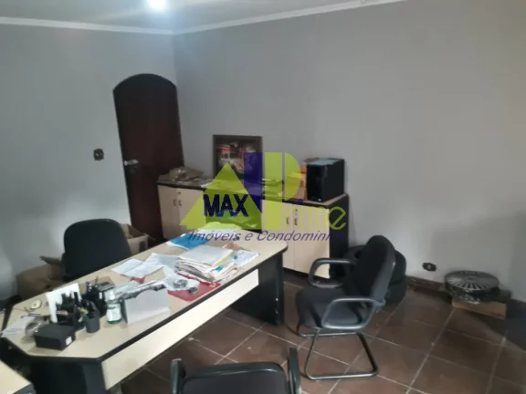 Imagem Casa Comercial para Locação na Penha de França - São Paulo-SP: 6 Salas, 3 Banheiros, 1 Vaga de Garagem!