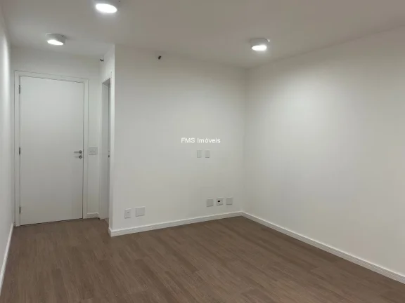 Imagem Conjunto comercial com 1 sala e vaga de garagem à venda em Indianópolis, São Paulo-SP - 20m² de área