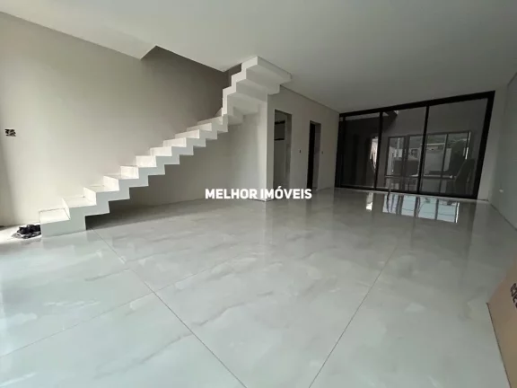 Imagem Sobrado Triplex á venda localizado no Bairro da Barra - Balneário Camoriú-SC