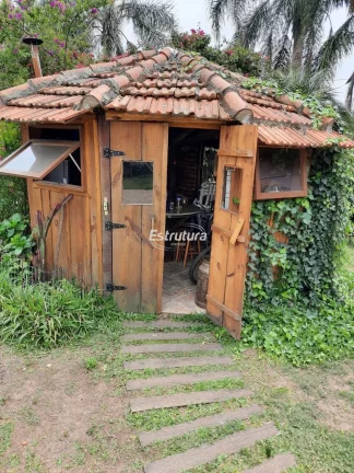 Imagem Linda casa, com jardim e lago artificial