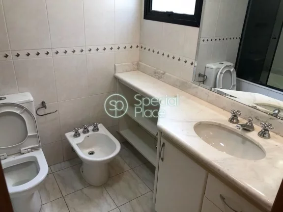 Imagem Com 179 metros quadrados bem distribuídos, possui 3 suítes e 3 vagas de garagem, todas as suítes ...