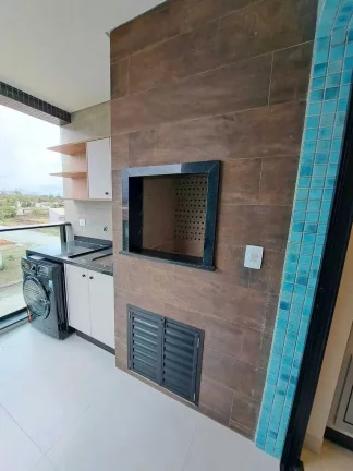 Imagem Apartamento com 2 dormitórios sendo 1 suíte e 1 vaga de garagem em Guaratuba