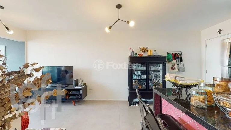 Imagem Apartamento 69M², 2Q, 1 Suíte, 2 Banheiros, 1 Vaga, Varanda, Piscina, Churrasqueira, Piscina Aquecida, Salão de Festas e Jogos, Gerador, Playground.
