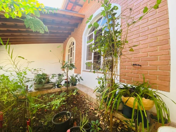Imagem Casa espaçosa a venda no Centro de Tatuí/SP.