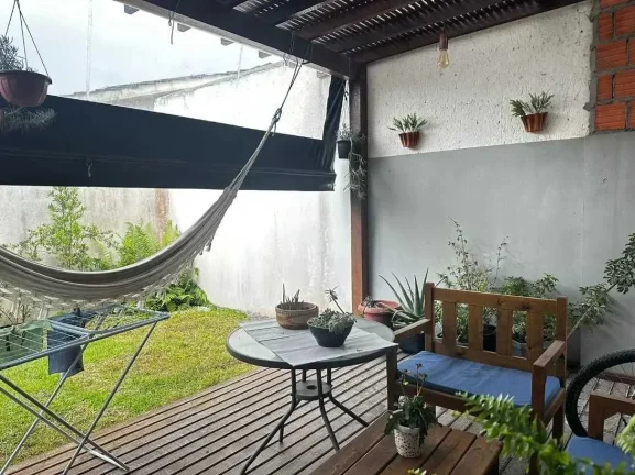 Imagem Casa com 3 dormitórios sendo 1 suíte e 2 vagas de garagem - Bairro Campeche, Florianópolis/SC