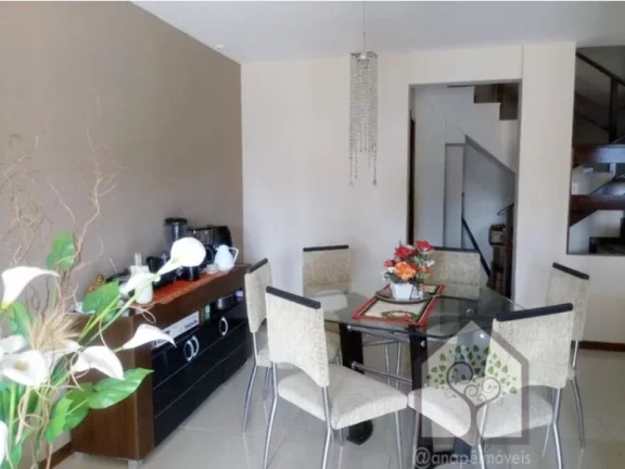 Imagem Casa ampla à venda próxima à Beira-Mar