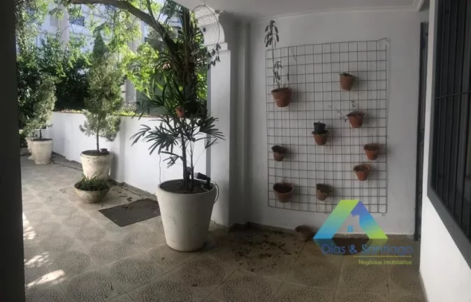 Imagem Casa a venda Cerqueira César · 220m² · 6 Quartos · 2 Vagas