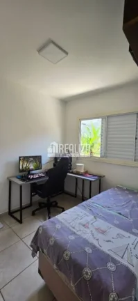 Imagem Casa com Espaço Gourmet e Hidro no Condomínio Portal Beija-flor, bairro Morada Du Park - Uberaba