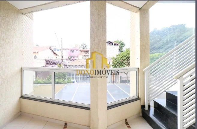 Imagem Sobrado amplo com 215 m², 3 dormitórios, Bairro Ceramica, SCS