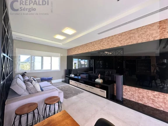 Imagem Casa de luxo em condomínio à venda em Içara-SC, com 3 quartos, 1 suíte e 426,76 m² de área. Confira!