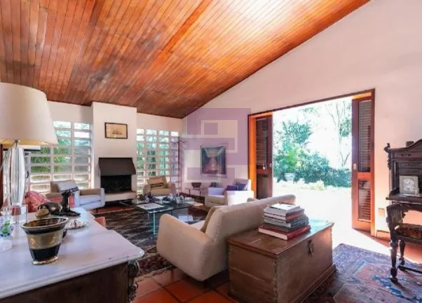 Imagem Casa Charmosa a venda em rua fechada com vista para o Joquei