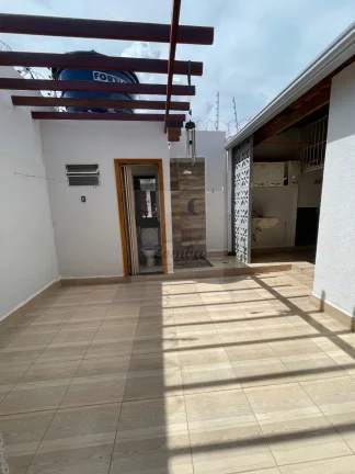 Imagem Casa em Condomínio para Locação em Cuiabá-MT (Jardim Mossoró) - 3 Quartos, 2 Suítes, 1 Sala, 2 Vagas de Garagem!