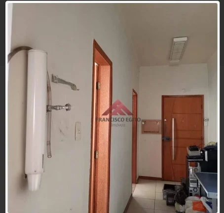 Imagem Excelente Sala comercial no centro,toda montada,dois banheiros,andar inteiro,com 153m2,próximo ao terminal rodoviário das barcas. localização previle