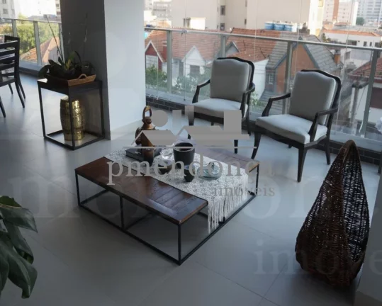 Imagem Apartamento de Alto Padrão, com espaçosa varanda gourmet na Vila Madalena.
