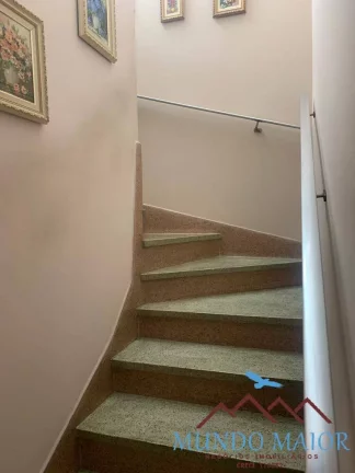 Imagem Sobrado - 3 dorms/ sendo uma suíte / 4 vagas / 230m / 585 mil