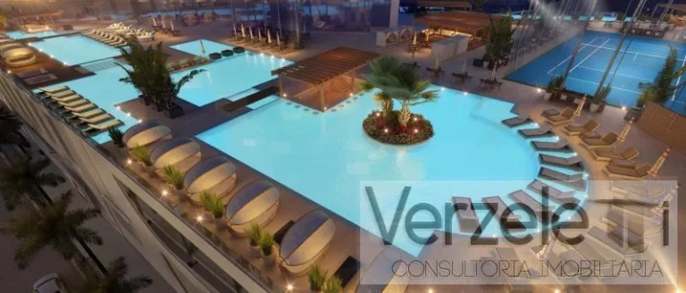 Imagem Apartamento 4 ou + dormitórios para Venda em Balneário Camboriú / SC no bairro Centro