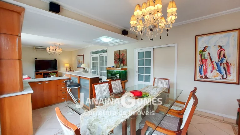 Imagem Casa sofisticada com 4 quartos, 3 suítes, jardins e área de lazer