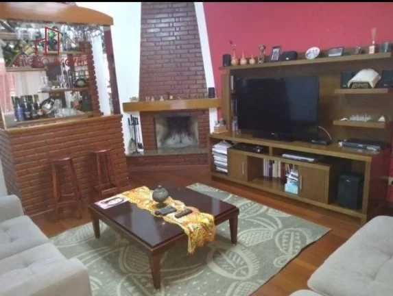 Imagem Casa com 3 Quartos e 3 banheiros à Venda, 180 m²