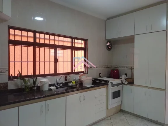 Casa à venda Vila Jeriva - Área útil 177 m2 com 3 dormitórios suíte / 2 vagas / Excelente localização - Várzea Paulista / São Paulo / COD. 28998