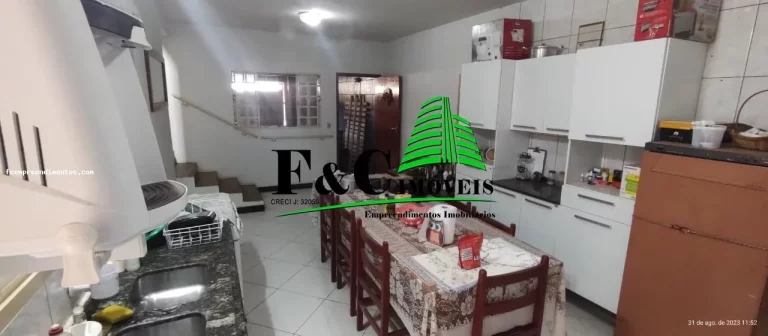 Imagem Casa para Venda em Araras, Parque das Árvores, 5 dormitórios, 1 suíte, 2 banheiros, 2 vagas