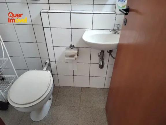 Imagem Imperdível apartamento à venda no Centro de Ribeirão Preto-SP: 3 quartos, 2 suítes, 2 salas, 2 vagas de garagem e 124,00m² de área. Não perca essa oportunidade! Quer Imóvel Negócios Imobiliários.