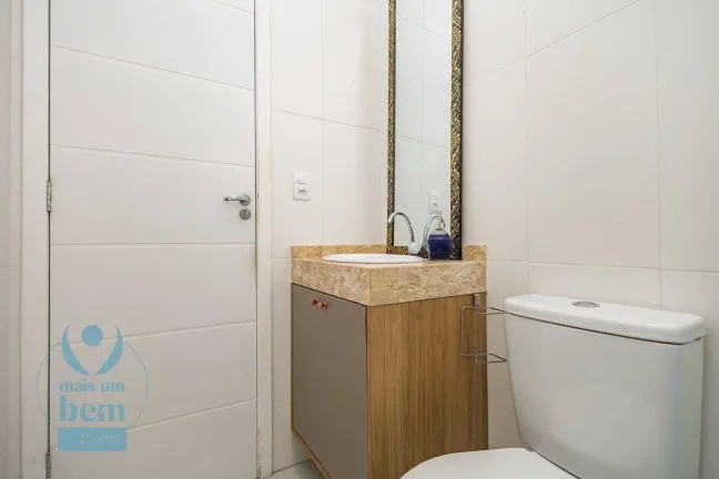 Imagem Sobrado com 3 quartos (1 suíte), 4 vagas de garagem à venda por R$ 780.000 - Pinheirinho - Curitiba/PR