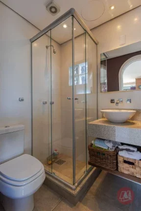 Imagem no Rio Branco, cobertura de 257 m² com 4 quartos, 2 vagas e piscina.
