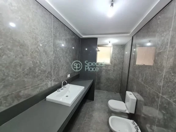 Imagem Excelente apartamento em Higienópolis, no estilo neoclássico, em condomínio exclusivo com apenas ...