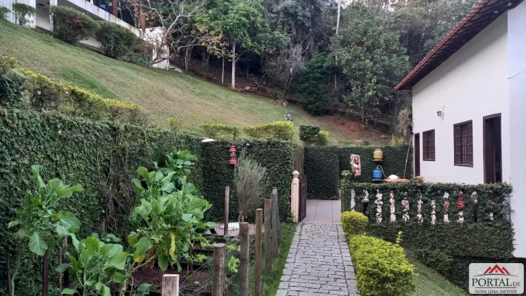 Imagem Esta linda casa a venda está localizada no Condomínio Vila do Ouro, em Nova Lima,