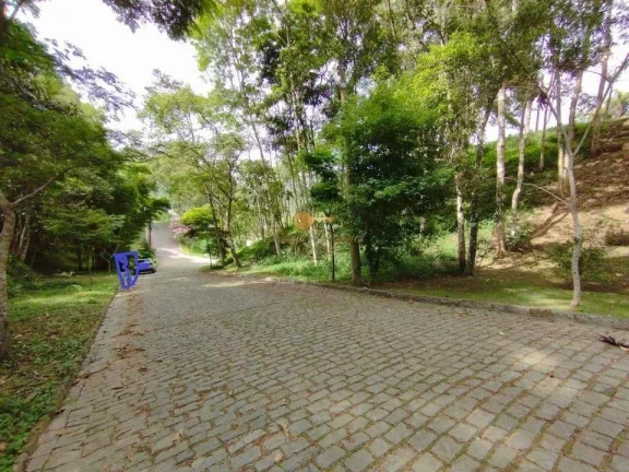Imagem Terreno em Condomínio para Venda em Teresópolis / RJ no bairro Vargem Grande