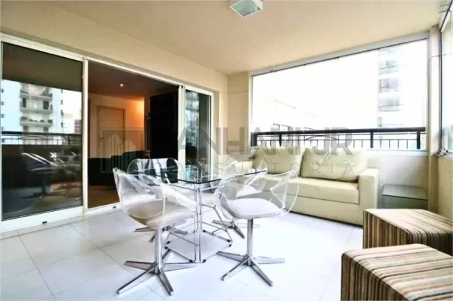 Imagem Espaçoso apartamento para locação em Moema, São Paulo-SP: 4 quartos, 2 suítes, 3 salas, 5 banheiros, 2 vagas de garagem!