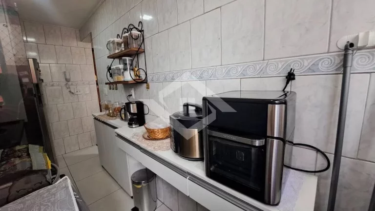 Imagem Apartamento- Varanda- 2 quartos- 51m²- Cascadura