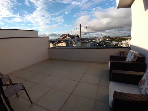 Imagem Linda casa com 4 dormitórios à venda no Swiss Park