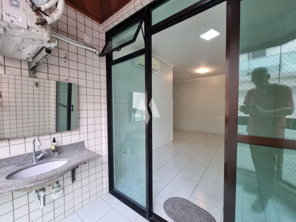 Imagem Apartamento Padrão de 2 dormitórios (sendo 1 suite) a 1/2 quadra da praia