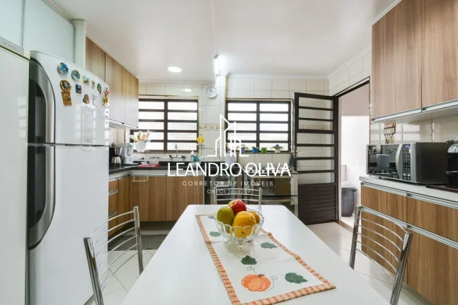 Imagem Vila Clementino – Sobrado à Venda 3 Suítes | 3 Vagas | 244 m² de Área Construída
