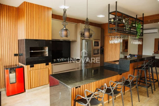 Imagem Casa com 3 dormitórios à venda, 220 m² por R$ 730.000,00 - Karfan - Itumbiara/GO