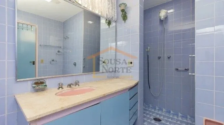 Imagem Apartamento com 254 m² de área, composto por 3 dormitórios, sendo 1 suíte, 4 banheiros, varanda,...