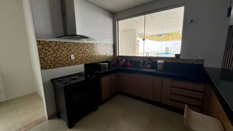 Imagem ESPETACULAR CASA DE 3 QUARTOS COM SUÍTE NO CONDOMÍNIO OURO VERDE – BETIM