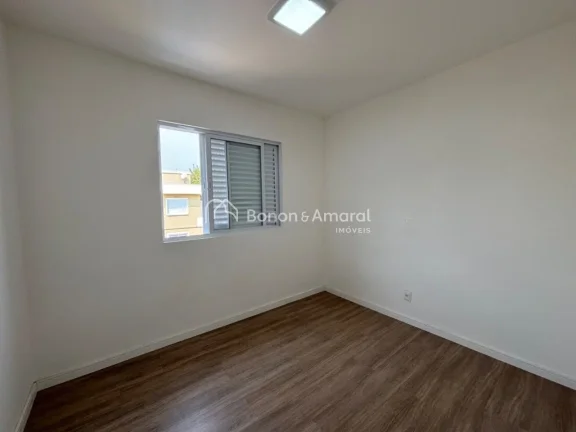 Imagem Esta encantadora casa geminada em Valinhos conta com 3 dormitórios, sendo 1 suíte. No térreo, voc...
