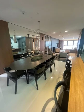 Imagem Apartamento com 4 suítes à venda no edifício Yachthouse em Balneário Camboriú/S