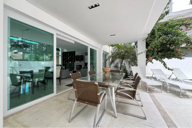 Imagem Casa de condomínio à venda em Xangri-Lá, Praia de Atlântida, com 4 quartos, 405m²