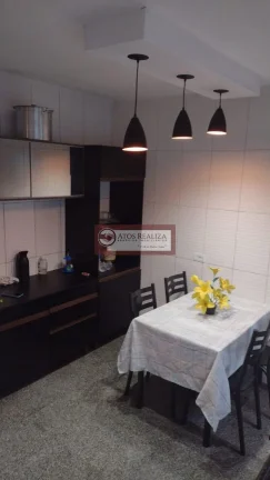 Imagem Vendo uma excelente casa com edícula terreno de 149 M2, no Jardim Lucélia Grajaú SP valor 340 mil. A Casa principal contém 2 dormitórios, 1sala,1 cozinha,1 banheiro,1área de servico, área de lazer, 1 vaga de garagem. Edícula contém, 1quarto, 1 banheiro, 1