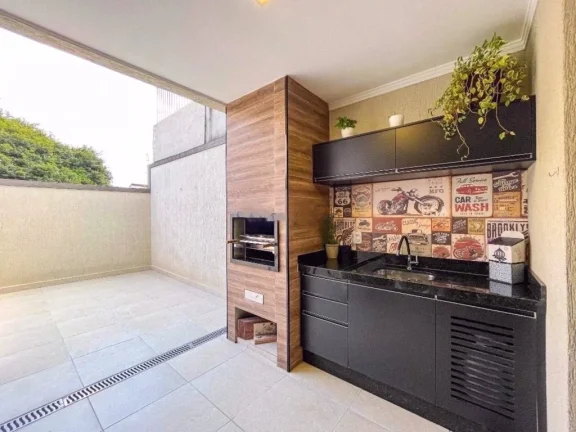Imagem Charmosa residência no Jardim Paraíso, com 3 suítes, garagem para 5 carros, churrasqueira, cozinha planejada.
