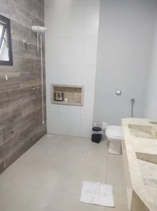 Imagem Linda Casa à Venda no Condomínio Terras de Santa Cruz!