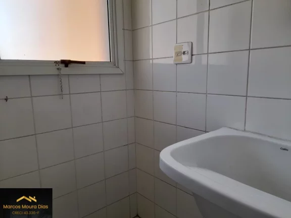 Imagem Apartamento na Pompeia com 2 dormitórios (1 suíte) e 2 vagas, próximo ao Sesc Pompeia. Edifício com portaria 24h e lazer