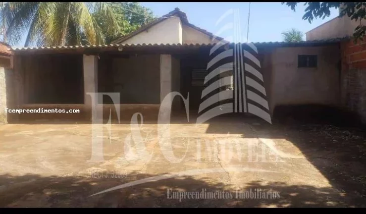 Imagem Casa para Venda em Pereira Barreto, Jardim São Francisco, 2 dormitórios, 2 banheiros, 6 vagas