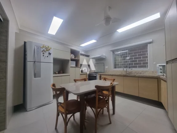 Imagem Casa á venda com 3 dormitórios e 2 suítes - Aparecida em Santos